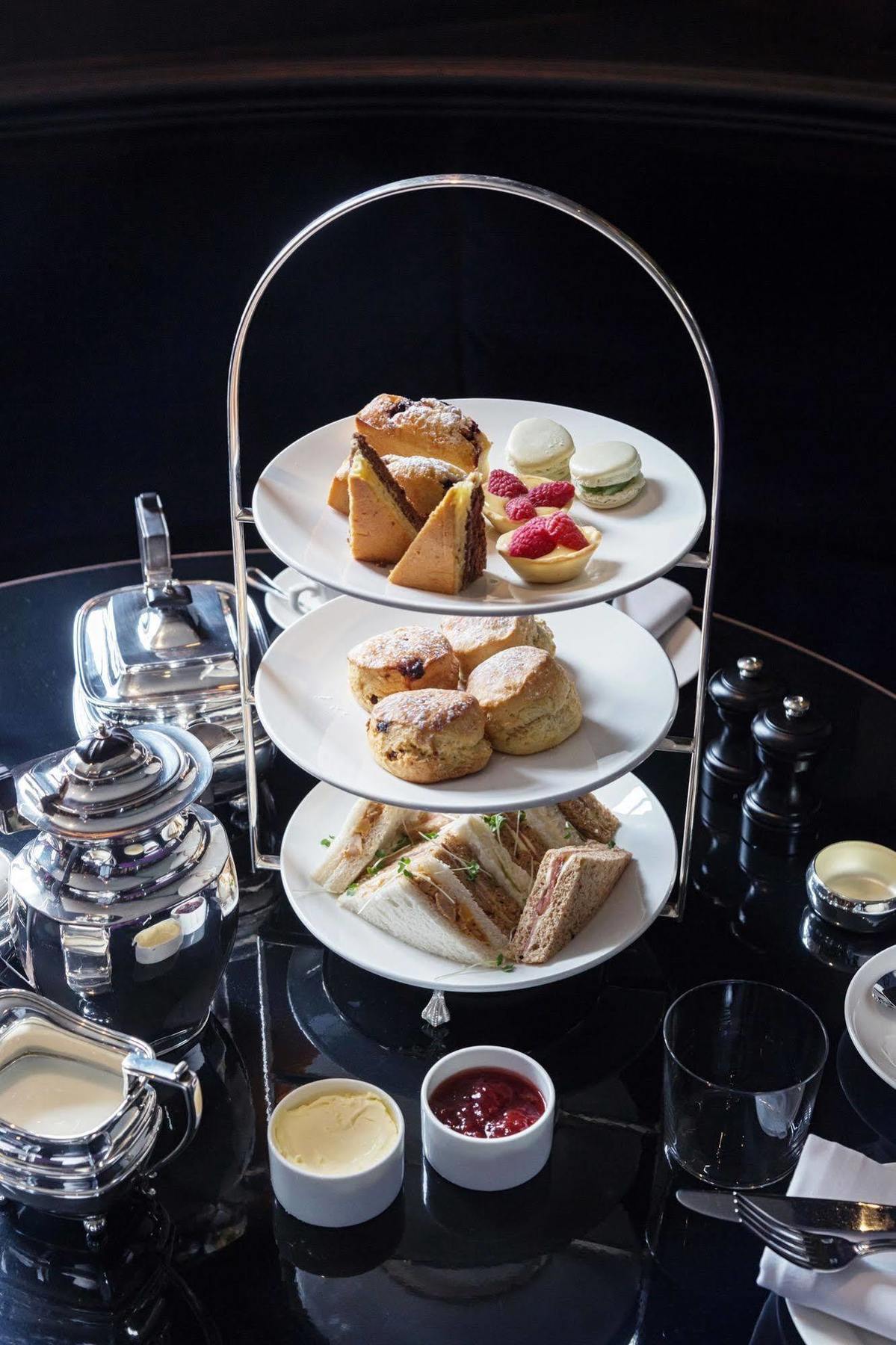 Old Parsonage Hotel Oxford Eksteriør bilde Afternoon tea at the Ritz